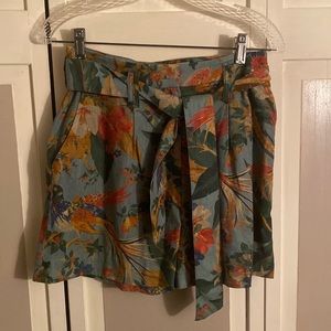 Sezane shorts, size 4 new with tags fully lined up